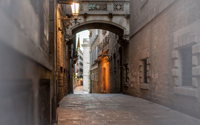 El Pont del Bisbe Barcelona Gothic Quarter